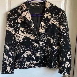 The limited size 6 women’s blazer